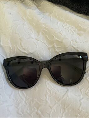 NEW FOSTER GRANT BLACK SUNGLASSES